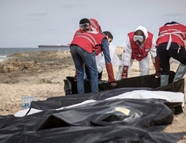 Шторм выбросил на берег Ливии десятки тел мигрантов