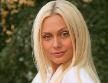 «Плоская, как доска!»: Актриса Наталья Рудова показала голое фото, чем возмутила поклонников