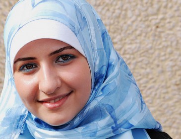 «Отказ от хиджаба делает мусульманку шлюхой»: в европейских школах продолжаются скандалы на религиозной почве
