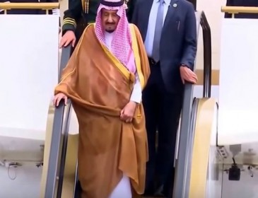 Такого еще никто не видел: стало известно, как путешествует Король Саудовской Аравии (ВИДЕО)