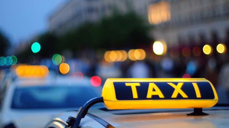 Женщина наняла 900 таксистов, чтобы сделать предложение возлюбленному