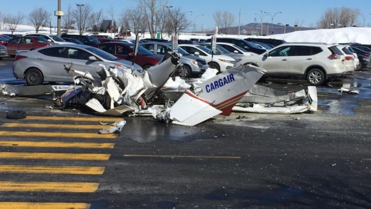 Срочная новость! Над торговым центром столкнулись два самолета: многочисленные жертвы!