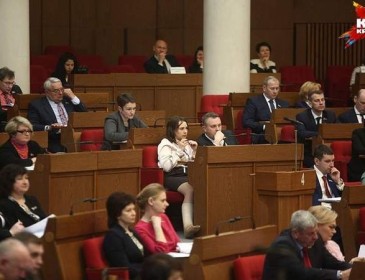Депутат в Беларуси удивила коллег необычным образом