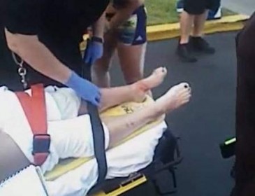17-летняя американка спасла свою жизнь, побив акулу