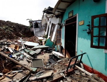 Кошмар: На Шри-Ланке под горой мусора погибли 16 человек, среди которых 4 ребенка.(ФОТО)