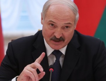 Лукашенко горячо обратился к Путину на саммите ЕАЭС