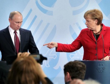 Меркель собирается к Путину для спасения мира