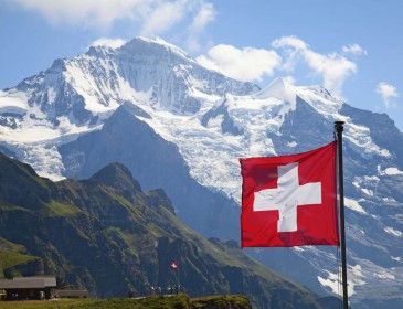 В Швейцарии штрафуют за фотографии слишком красивой деревни (фото)