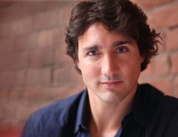 Красивый премьер Канады пришел на вечеринку к геям
