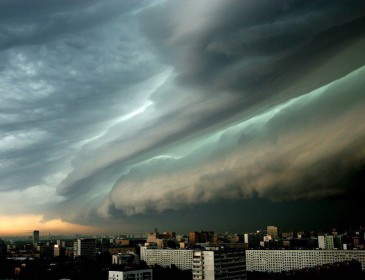 Там был настоящий АПОКАЛИПСИС: В сеть попали жуткие фото урагана в Москве. Такого в столице еще не было!