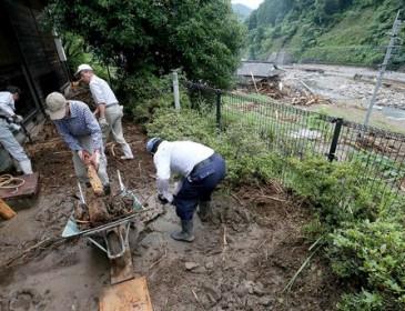 В Японии наводнения и паводки унесли жизни 29 человек