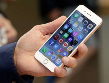 Основатель Apple объяснил «захмарную» цену iPhone