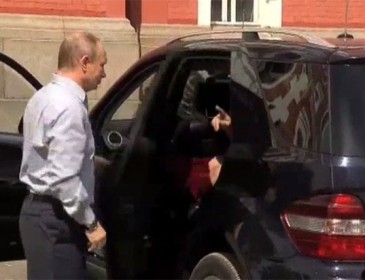 Священник раскрыл личность «тайной спутницы» в машине Путина