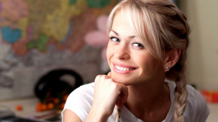 «Как принцесса»: Анна Хилькевич произвела фурор на церемонии закрытия ММКФ