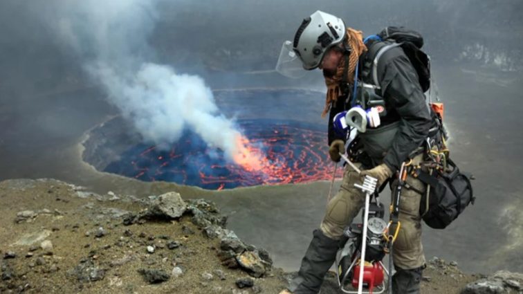 Опасный вулкан: семья заживо сгорела в кратере (фото)