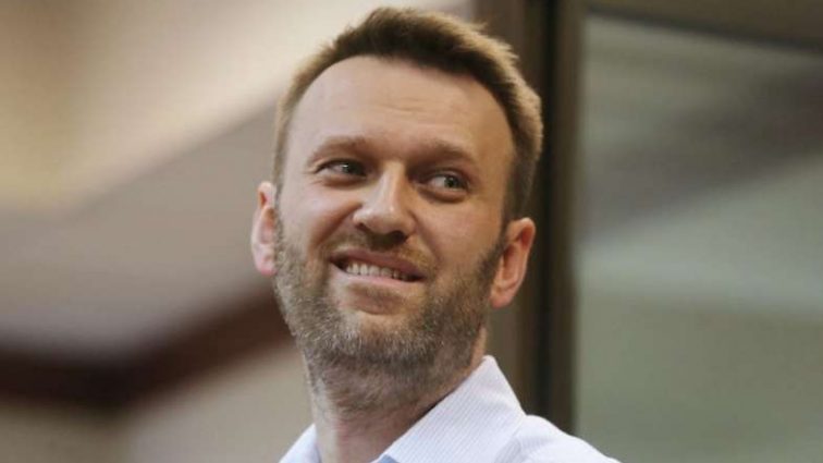 Нападение на Навального: политик отдал Кремлю ценную награду