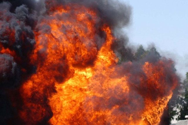 «На месте взрыва продолжается пожар»: Опубликованы видео последствий двойного теракта с тремя десятками погибших