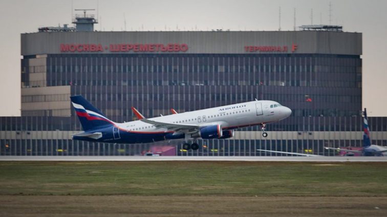 «Едва не погибли все»: ЧП в московском аэропорту с двумя пассажирскими самолетами