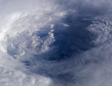 Было объявлено чрезвычайное положение: На США надвигается мощный ураган