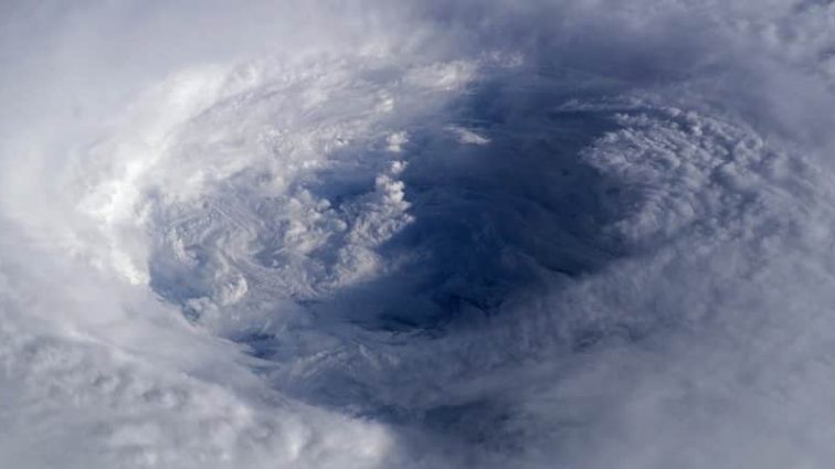 Было объявлено чрезвычайное положение: На США надвигается мощный ураган