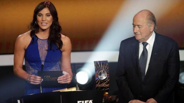 Известная футболистка обвинила экс-президента ФИФА в домогательстве