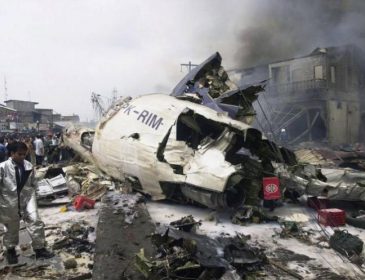 Люди чудом выжили: В аэропорту произошла масштабная авиакатастрофа