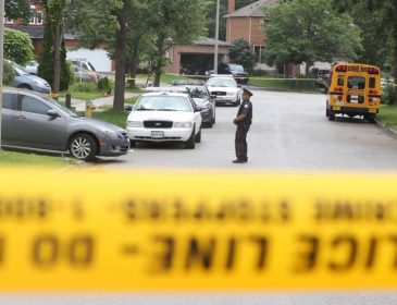 В Торонто неизвестный устроил резню посреди улицы есть раненые