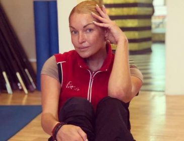В сети появилось постельное фото Волочковой с ее новым ухажером: Кого так тщательно скрывала балерина