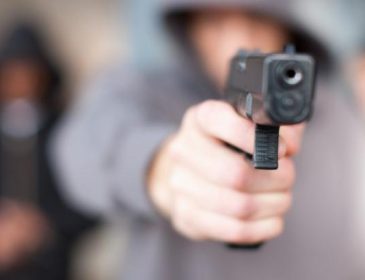 В США 15-летний юноша устроил стрельбу в школе