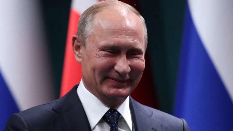 Владимир Путин опозорился перед студентами. Он перепутал Москву с Питером