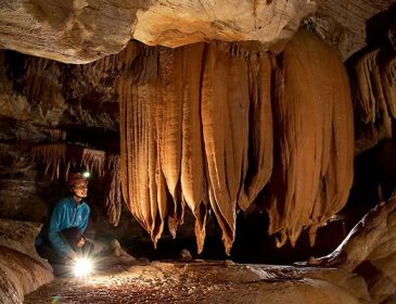 Отрезаны от мира: туристы 5 дней провели в пещере