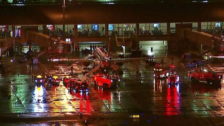 «Очередное ЧП с самолетом»: Лайнер загорелся в аэропорту, есть пострадавшие