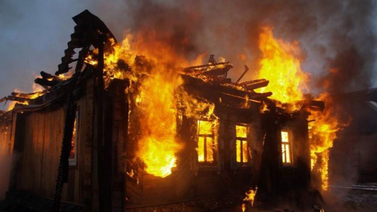 «Из-за неисправной печи»: Сгорел дом экс-президента