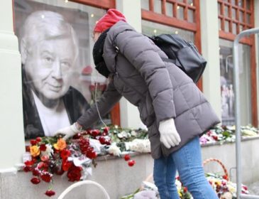 «Не простили»: старшая дочь и бывшая жена не пришли на похорон Табакова