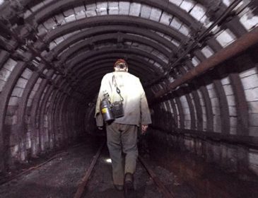 Мощный выброс соли и газа на шахте: под завалом оказались двое рабочих