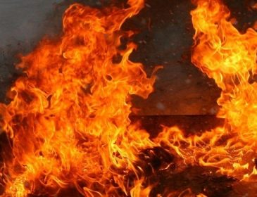 «Огонь охватил сразу несколько этажей здания»: загорелась больница