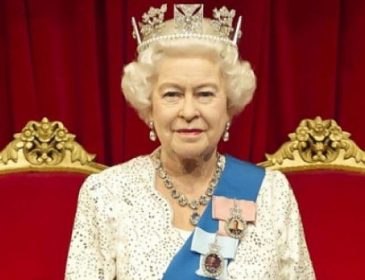«Давняя традиция английской семьи»: стало известно, что королева подарит Меган Маркл