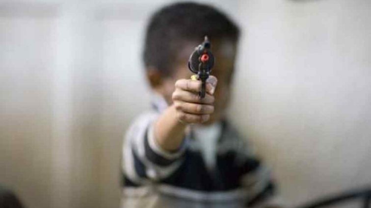 Жуткий случай: мальчик случайно выстрелил себе в голову из пистолета