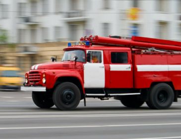 «Воют сирены и мчаться пожарные машины»: в столице горит отель