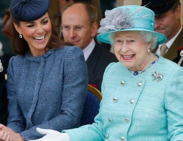 Королева Великобритании Елизавета ІІ наконец-то впервые увидела своего новорожденного правнука