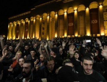 Массовые протесты в Грузии. Народ требует отставки кабинета министров