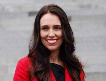 «Родила ребенка будучи главой правительства»: премьер-министр Новой Зеландии впервые стала мамой