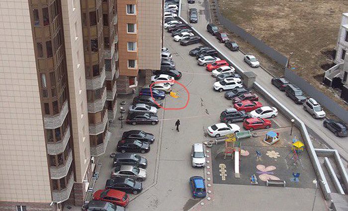 В Москве 23-летний парень выпал с высотки