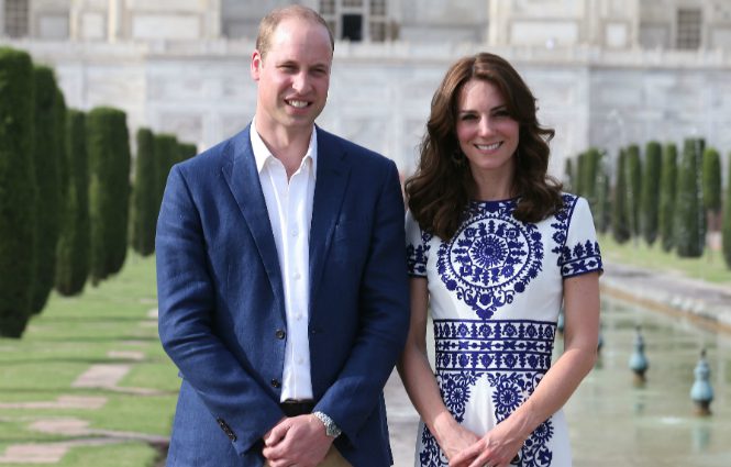 Без Меган Маркл: королевская семья опубликовала официальные фото с крестин принца Луи