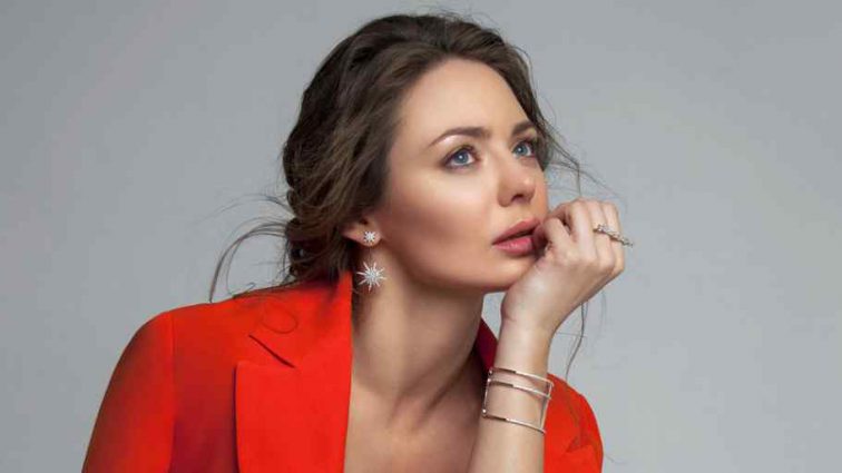 «Секретное интервью о секретном событии»: Карина Розумовская тайно вышла замуж за своего одноклассника
