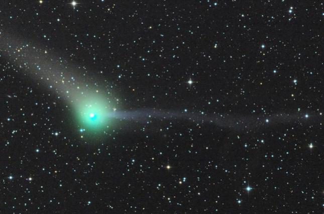 Сегодня мимо Земли пролетит уникальная комета «Невероятный Халк»