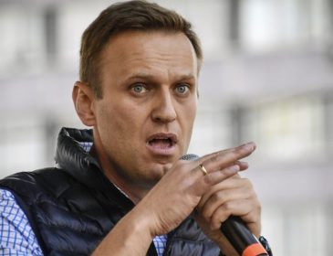 Оппозиционера Алексея Навального арестовали на 30 суток