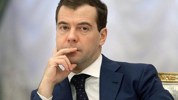 Россиян заинтересовал вопрос куда делся премьер Медведев