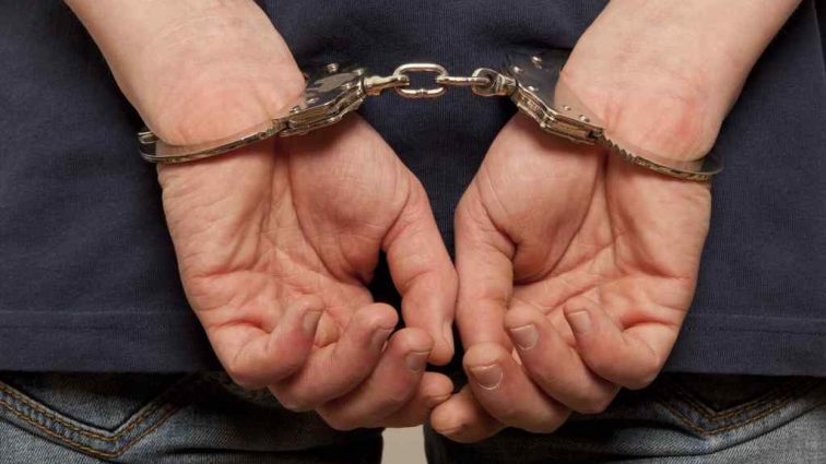 62-летнего адвоката в Молдавии арестовали за продажу и эксплуатацию детей