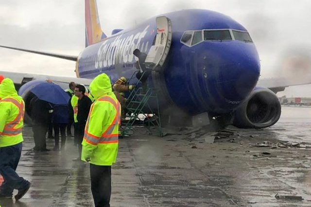 «На борту находилось 112 пассажиров»: С самолетом произошло ЧП во время посадки